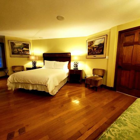 Chelsea Sun Inn Mount Bethel Экстерьер фото